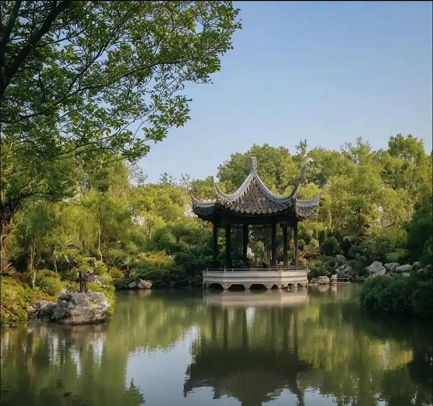 新建县埋没餐饮有限公司